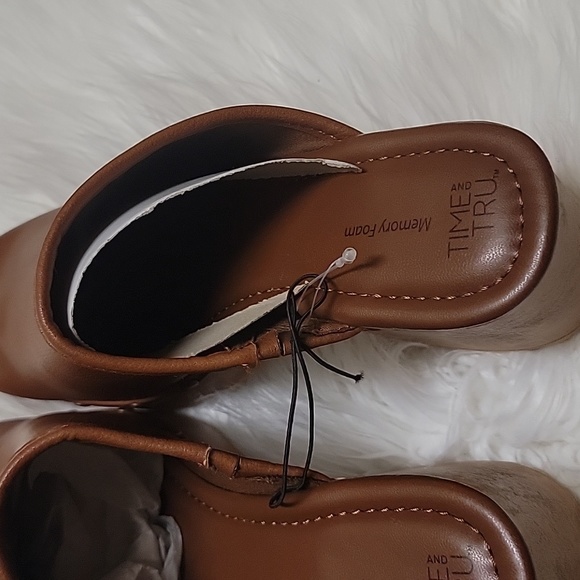 🎯Time & Tru | Faux Leather Platform Clogs - Picture 12 of 12